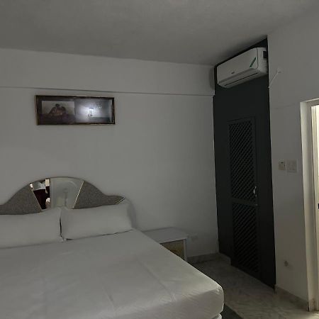 Remarkable 1-Bed Apartment In Μοντέγκο Μπέυ Εξωτερικό φωτογραφία